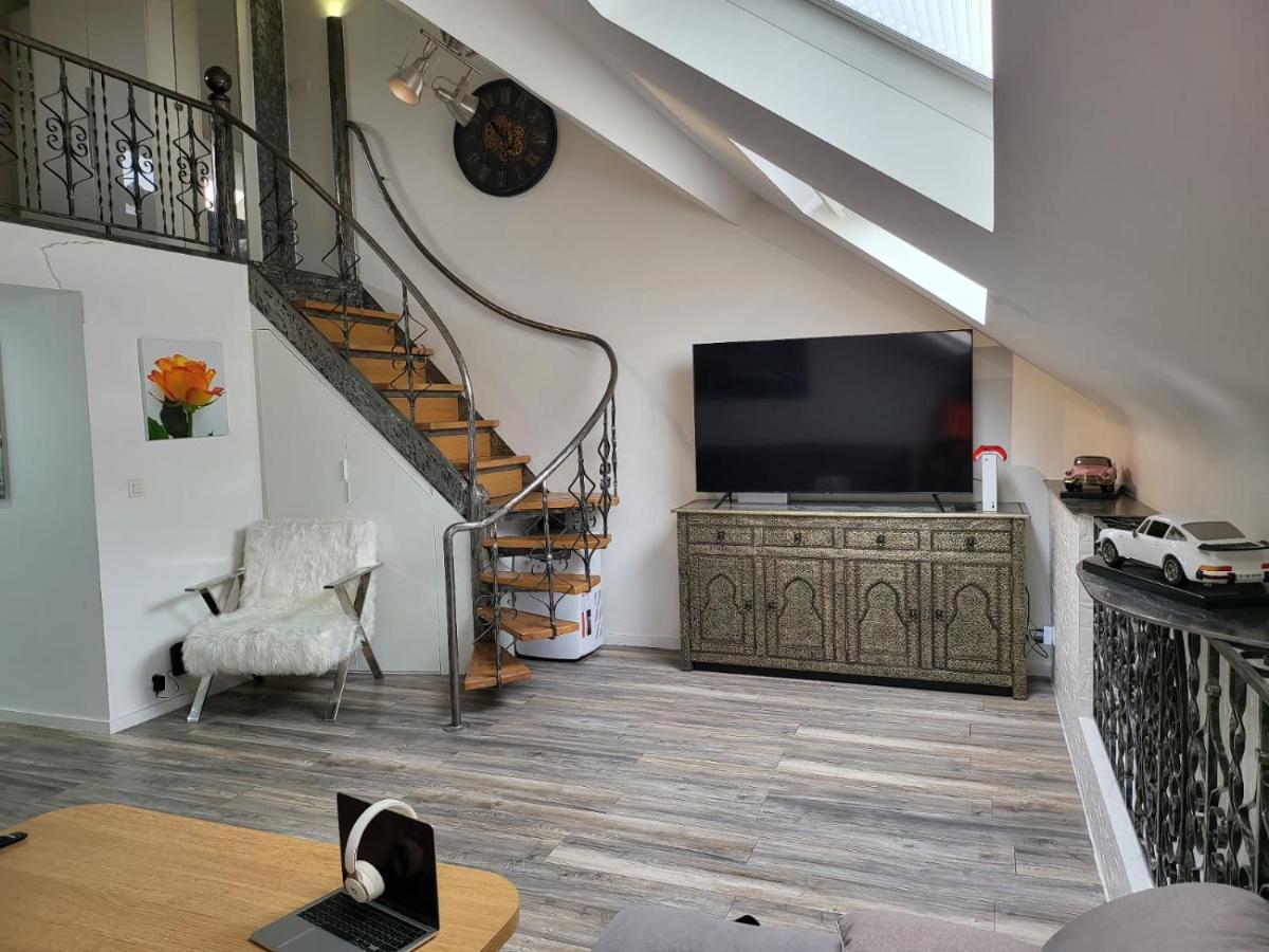 Duplex Elegant Situe A 1Min De La Gare Du Nord Appartement Brussel Buitenkant foto