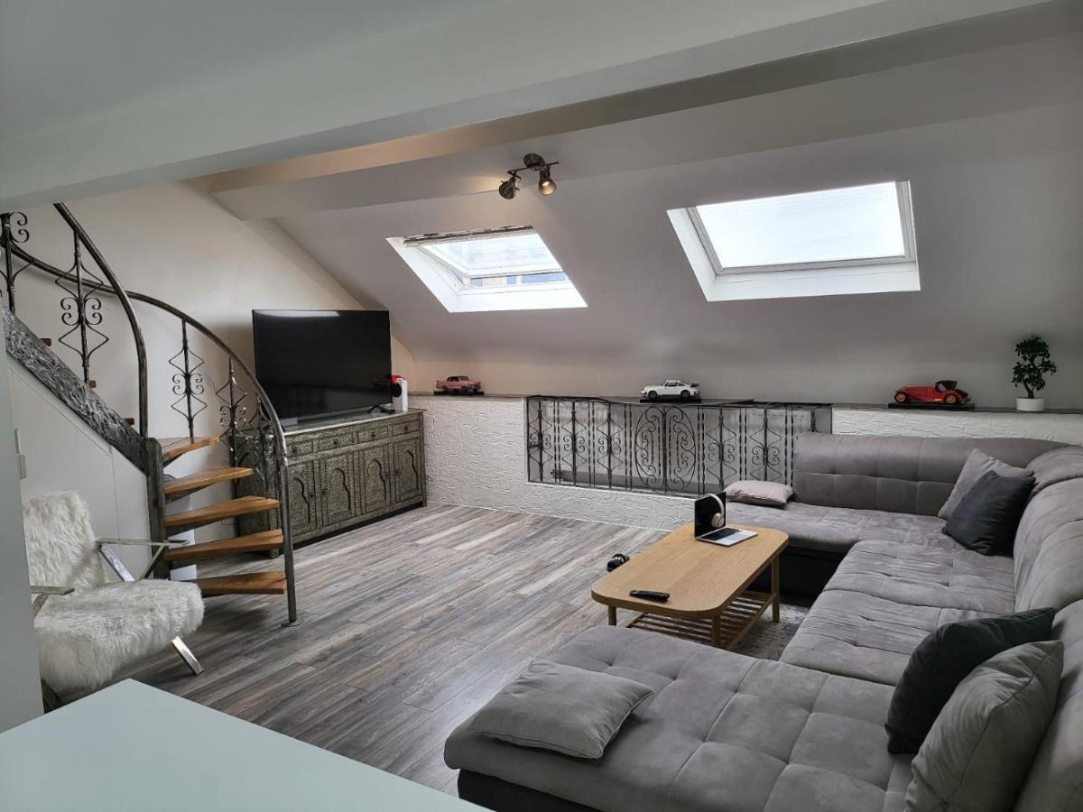Duplex Elegant Situe A 1Min De La Gare Du Nord Appartement Brussel Buitenkant foto
